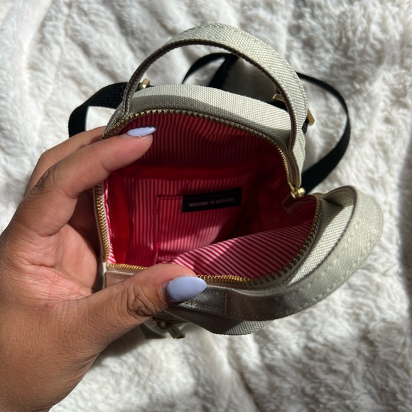 Herschel Nova Mini Crossbody Bag - Picture 4 of 5